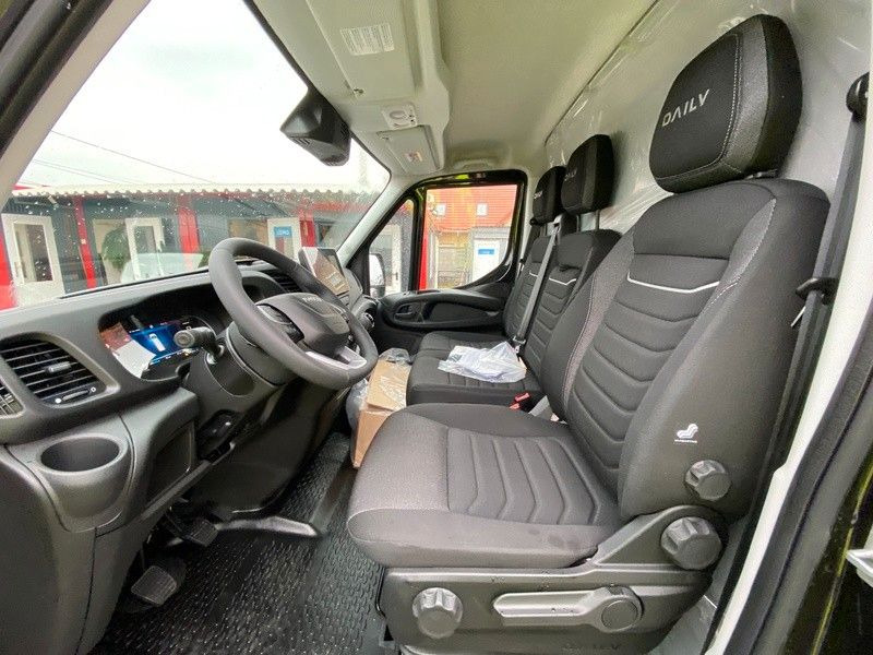 Iveco 35C18H - Furgon: obrázok 4 Iveco 35C18H - Furgon: obrázok 4