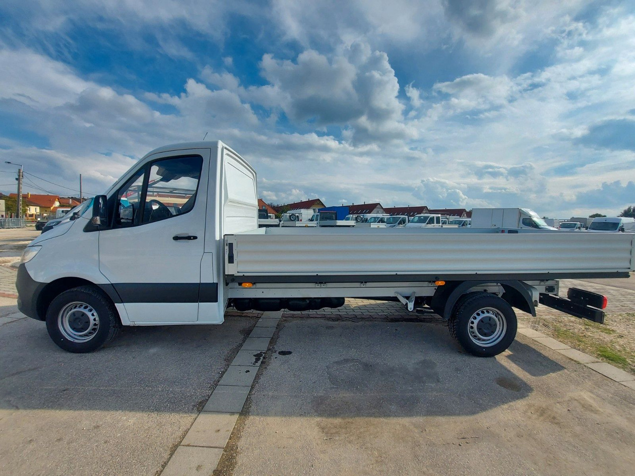 Mercedes-Benz Sprinter 315Pritsche - Dodávka valník: obrázok 2 Mercedes-Benz Sprinter 315Pritsche - Dodávka valník: obrázok 2