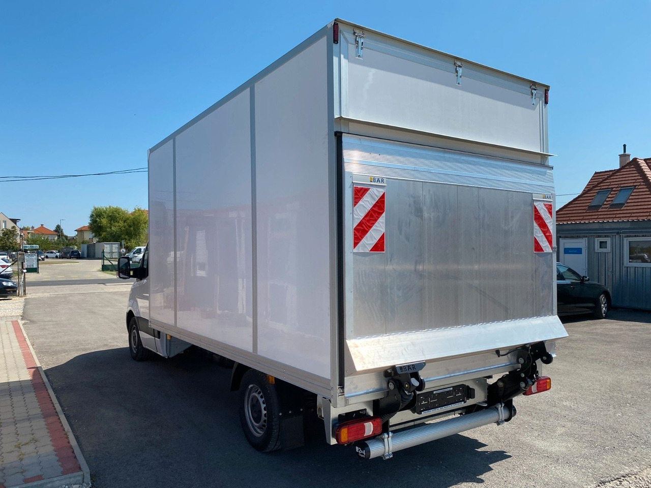 Mercedes-Benz Sprinter 317 Koffer+LBW - Dodávka skriňová nadstavba: obrázok 4 Mercedes-Benz Sprinter 317 Koffer+LBW - Dodávka skriňová nadstavba: obrázok 4