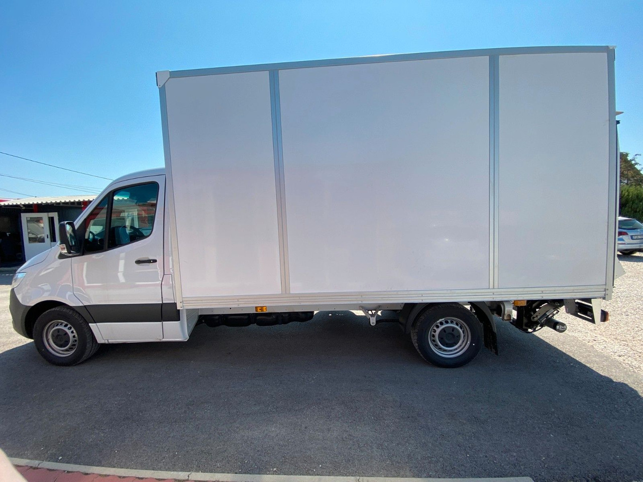Mercedes-Benz Sprinter 317 Koffer+LBW - Dodávka skriňová nadstavba: obrázok 3 Mercedes-Benz Sprinter 317 Koffer+LBW - Dodávka skriňová nadstavba: obrázok 3