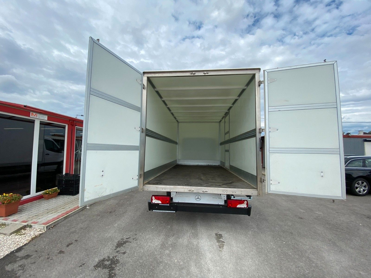 Dodávka skriňová nadstavba Mercedes-Benz Sprinter 319 Koffer: obrázok 9