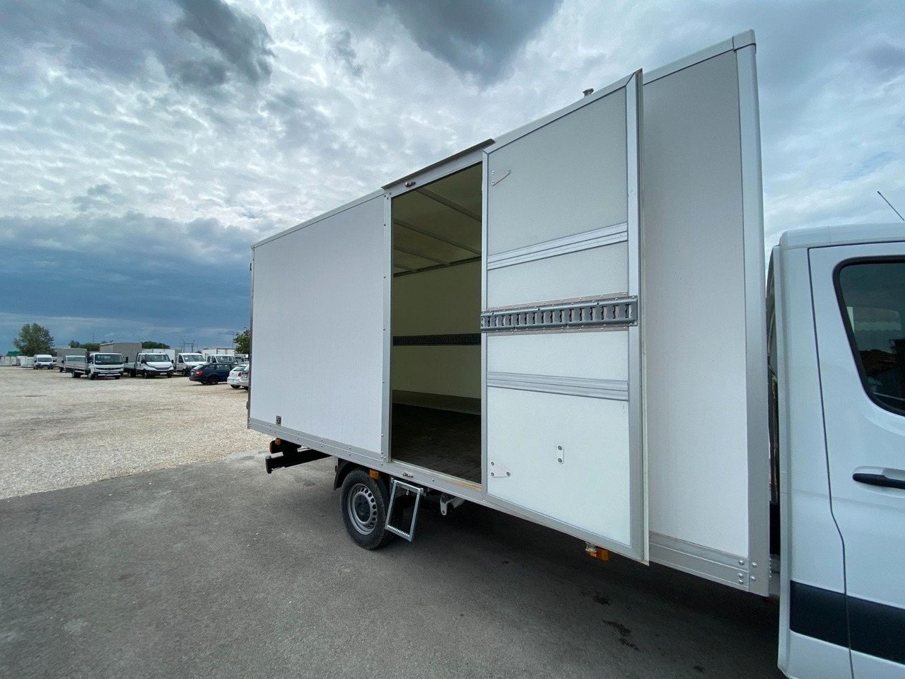 Dodávka skriňová nadstavba Mercedes-Benz Sprinter 319 Koffer: obrázok 10