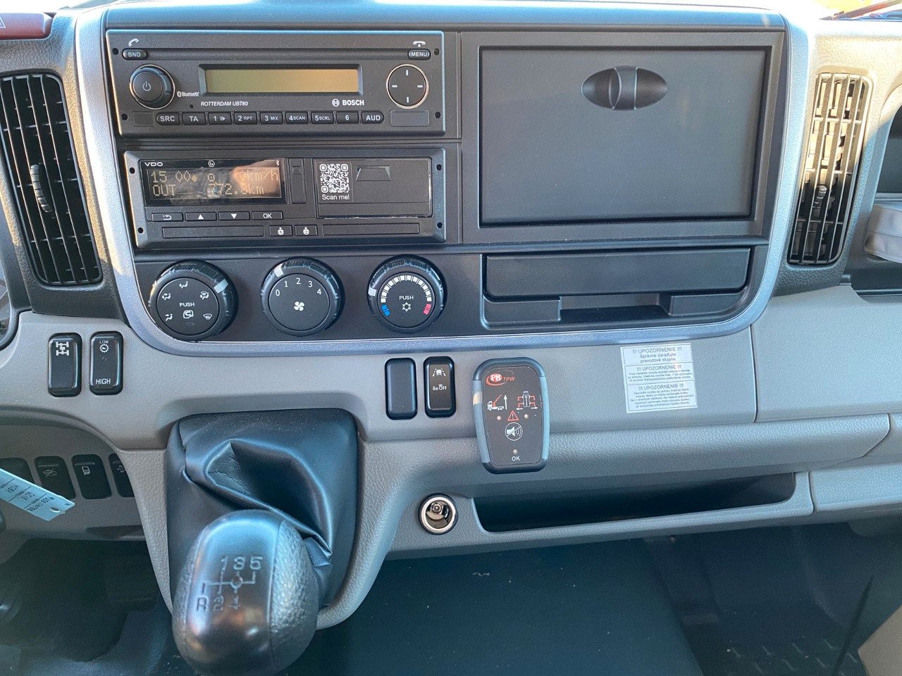 Mitsubishi FUSO CANTER 6C18 4WD PRITSCHE+PM 6522P KRAN - Dodávka valník: obrázok 5 Mitsubishi FUSO CANTER 6C18 4WD PRITSCHE+PM 6522P KRAN - Dodávka valník: obrázok 5