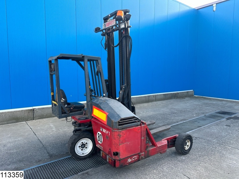 Moffett M4 20.3 3x3, H 3,90 mtr, 2000 KG - Závesný vysokozdvižný vozík: obrázok 4 Moffett M4 20.3 3x3, H 3,90 mtr, 2000 KG - Závesný vysokozdvižný vozík: obrázok 4