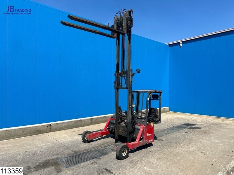 Moffett M4 20.3 3x3, H 3,90 mtr, 2000 KG - Závesný vysokozdvižný vozík: obrázok 1 Moffett M4 20.3 3x3, H 3,90 mtr, 2000 KG - Závesný vysokozdvižný vozík: obrázok 1