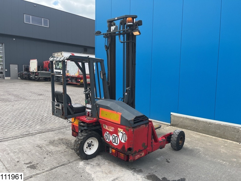 Moffett M4 20.3 3x3, H 3,90 mtr, 2000 KG - Závesný vysokozdvižný vozík: obrázok 2 Moffett M4 20.3 3x3, H 3,90 mtr, 2000 KG - Závesný vysokozdvižný vozík: obrázok 2