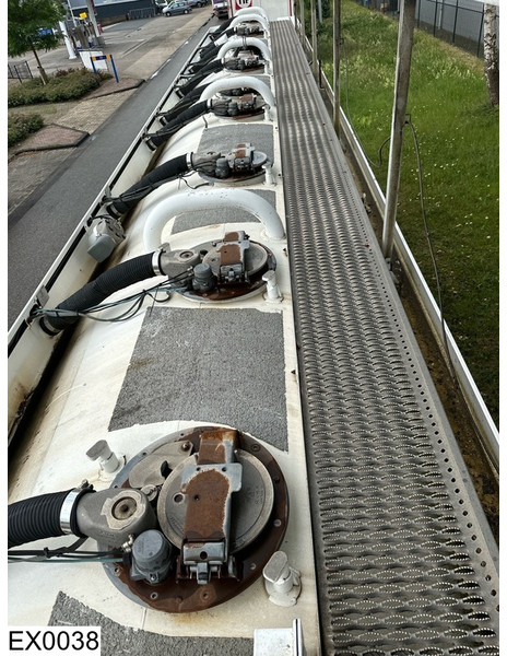 Trailor Fuel 40196 Liter, 9 Compartimenten - Cisternový náves: obrázok 3 Trailor Fuel 40196 Liter, 9 Compartimenten - Cisternový náves: obrázok 3