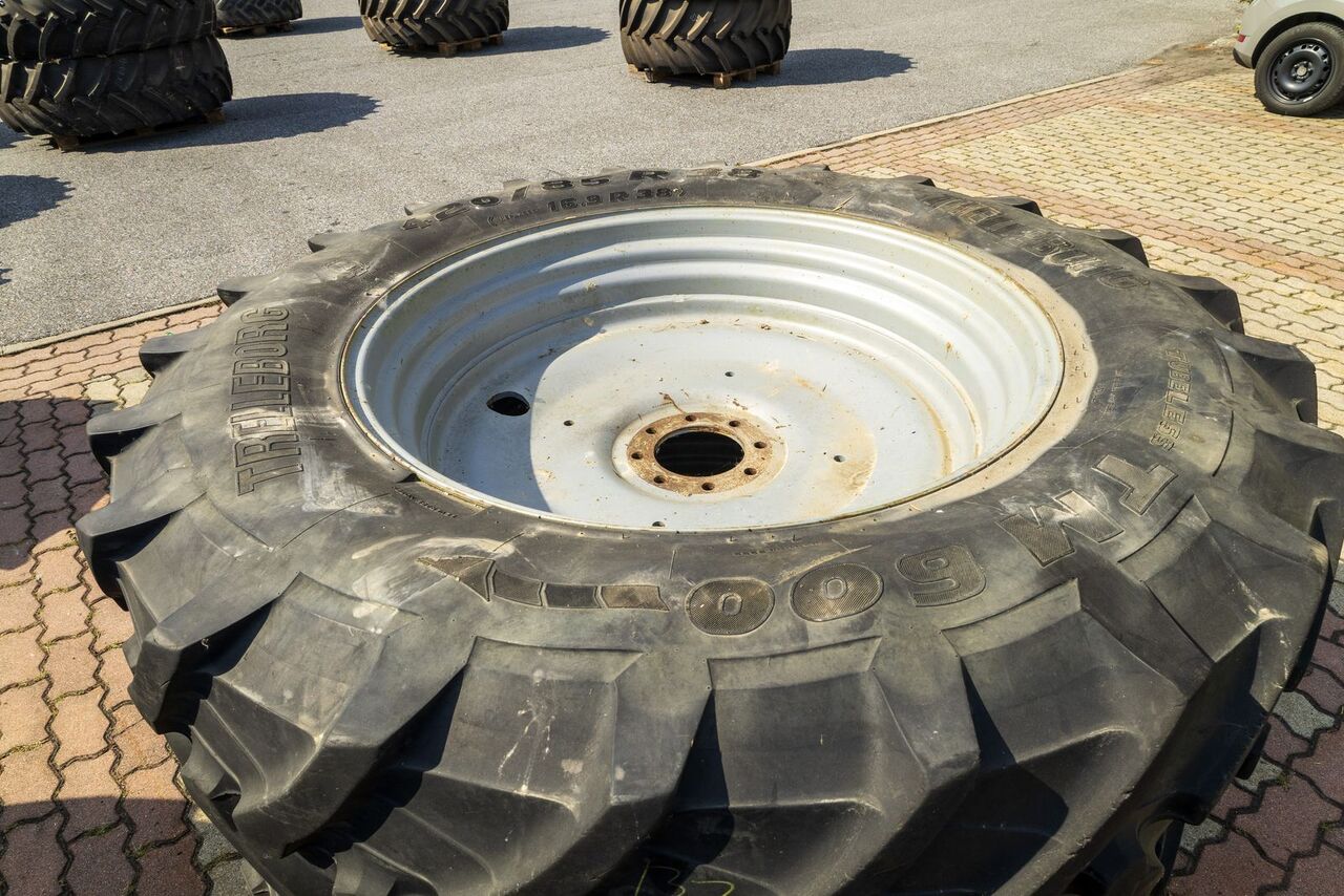 Trelleborg 420/85 R38 TM600 /16,9 R38 - Pneumatiky a disky pre Traktor: obrázok 5 Trelleborg 420/85 R38 TM600 /16,9 R38 - Pneumatiky a disky pre Traktor: obrázok 5