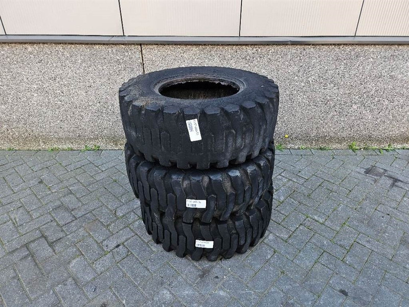Ahlmann AL95-Titan 12.5/80-18-Tire/Reifen/Band - Pneumatiky a disky pre Stavebné stroje: obrázok 1 Ahlmann AL95-Titan 12.5/80-18-Tire/Reifen/Band - Pneumatiky a disky pre Stavebné stroje: obrázok 1