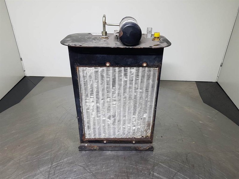 Rám/ Podvozok pre Stavebné stroje Ahlmann AZ150-4184898A-Airco condenser/Klimakondensator: obrázok 1