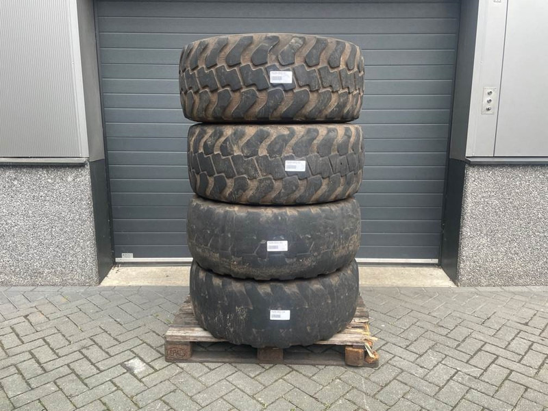 Ahlmann AZ6-Alliance 405/70R20 (16/70R20)-Tire/Reifen/Band - Pneumatiky a disky pre Stavebné stroje: obrázok 1 Ahlmann AZ6-Alliance 405/70R20 (16/70R20)-Tire/Reifen/Band - Pneumatiky a disky pre Stavebné stroje: obrázok 1