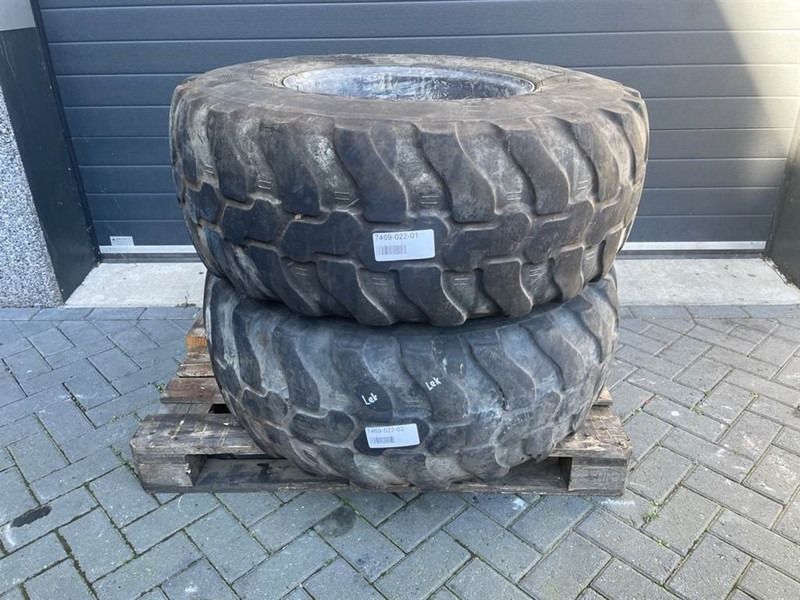 Ahlmann AZ85-Dunlop 405/70R20 (16/70R20)-Tire/Reifen/Band - Pneumatiky a disky pre Stavebné stroje: obrázok 1 Ahlmann AZ85-Dunlop 405/70R20 (16/70R20)-Tire/Reifen/Band - Pneumatiky a disky pre Stavebné stroje: obrázok 1