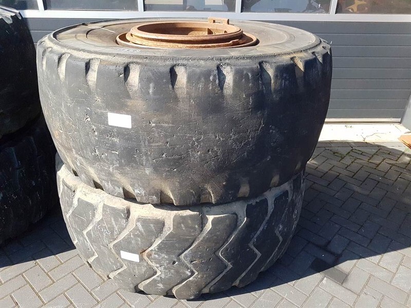 Case 921C-Michelin 26.5R25-Tire/Reifen/Band - Pneumatiky a disky pre Stavebné stroje: obrázok 3 Case 921C-Michelin 26.5R25-Tire/Reifen/Band - Pneumatiky a disky pre Stavebné stroje: obrázok 3
