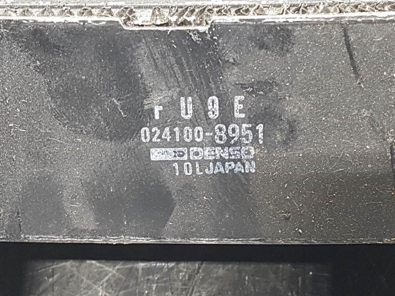 Denso FU9E-Airco condenser/Klimakondensator/Airco - Rám/ Podvozok pre Stavebné stroje: obrázok 4 Denso FU9E-Airco condenser/Klimakondensator/Airco - Rám/ Podvozok pre Stavebné stroje: obrázok 4
