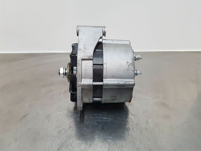Deutz 28V 27A - Alternator/Lichtmaschine/Dynamo - Motor pre Stavebné stroje: obrázok 3 Deutz 28V 27A - Alternator/Lichtmaschine/Dynamo - Motor pre Stavebné stroje: obrázok 3