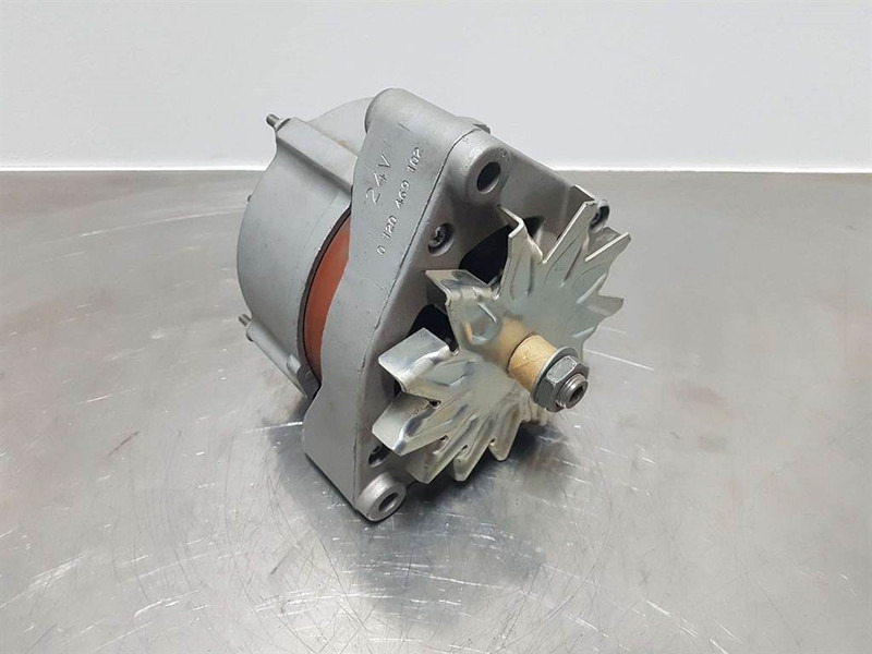 Deutz 913/1013-28V 55A-Alternator/Lichtmaschine/Dynamo - Motor pre Stavebné stroje: obrázok 1 Deutz 913/1013-28V 55A-Alternator/Lichtmaschine/Dynamo - Motor pre Stavebné stroje: obrázok 1