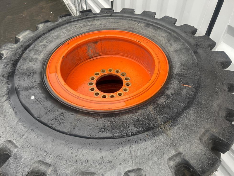 Hitachi ZW150PL-Michelin 20.5-R25-Tire/Reifen/Band - Pneumatiky a disky pre Stavebné stroje: obrázok 4 Hitachi ZW150PL-Michelin 20.5-R25-Tire/Reifen/Band - Pneumatiky a disky pre Stavebné stroje: obrázok 4