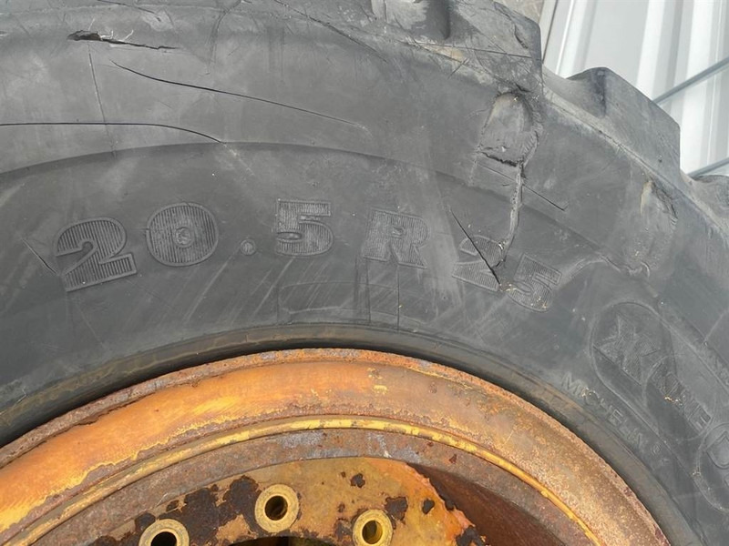 Hyundai HL740-9-Michelin 20.5R25-Tire/Reifen/Band - Pneumatiky a disky pre Stavebné stroje: obrázok 5 Hyundai HL740-9-Michelin 20.5R25-Tire/Reifen/Band - Pneumatiky a disky pre Stavebné stroje: obrázok 5