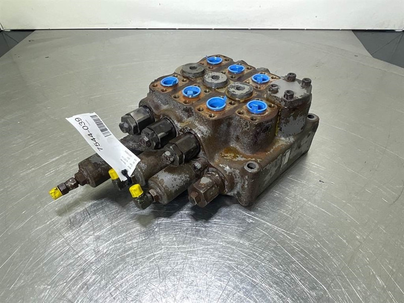 Hyundai HL757-7A-31LD-00030-WA28D7D7F1-57-Valve/Ventile - Hydraulika pre Stavebné stroje: obrázok 1 Hyundai HL757-7A-31LD-00030-WA28D7D7F1-57-Valve/Ventile - Hydraulika pre Stavebné stroje: obrázok 1