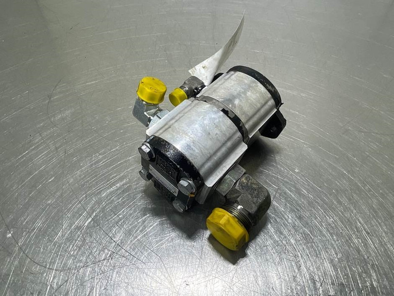 Hyundai HL757-7A-31LD-40500-Fan & brake pump - Hydraulika pre Stavebné stroje: obrázok 3 Hyundai HL757-7A-31LD-40500-Fan & brake pump - Hydraulika pre Stavebné stroje: obrázok 3