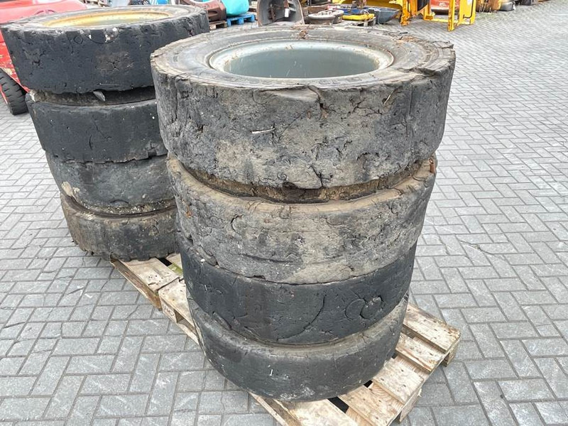 Liebherr 10.00-20 - Tire/Reifen/Band - Pneumatiky a disky pre Stavebné stroje: obrázok 3 Liebherr 10.00-20 - Tire/Reifen/Band - Pneumatiky a disky pre Stavebné stroje: obrázok 3