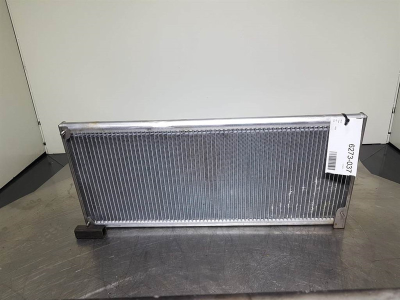 Liebherr L524-11645412-Airco condenser/Klimakondensator - Rám/ Podvozok: obrázok 4 Liebherr L524-11645412-Airco condenser/Klimakondensator - Rám/ Podvozok: obrázok 4