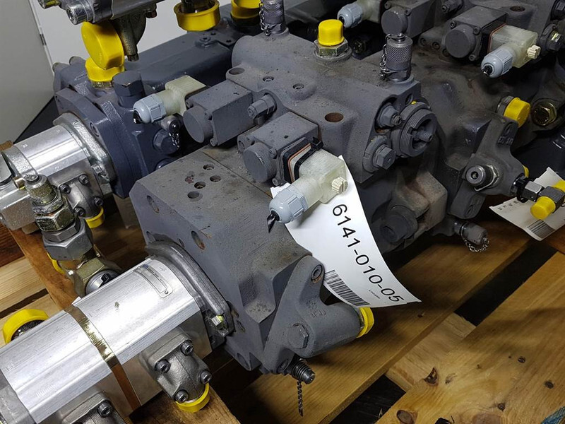 Linde HPV55-02L - Vögele - 2075251 -Drive pump/Fahrpumpe - Hydraulika: obrázok 1 Linde HPV55-02L - Vögele - 2075251 -Drive pump/Fahrpumpe - Hydraulika: obrázok 1