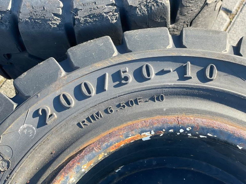 Linde -Trelleborg 200/50-10-Tire/Reifen/Band - Pneumatiky a disky pre Stavebné stroje: obrázok 5 Linde -Trelleborg 200/50-10-Tire/Reifen/Band - Pneumatiky a disky pre Stavebné stroje: obrázok 5