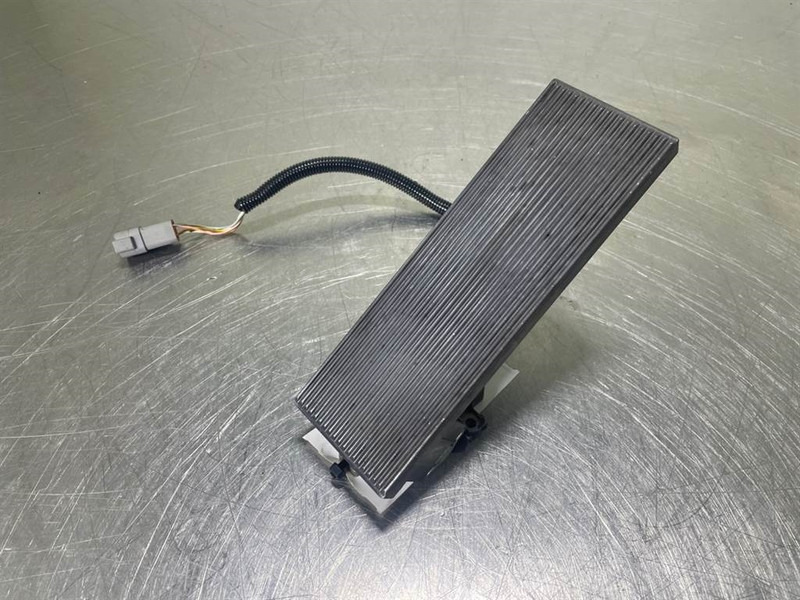 Mecalac 12MTX-5270656-Gas pedal - Kabína a interiér pre Stavebné stroje: obrázok 4 Mecalac 12MTX-5270656-Gas pedal - Kabína a interiér pre Stavebné stroje: obrázok 4