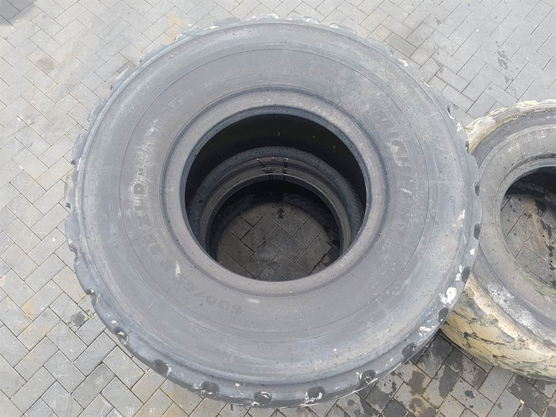 Michelin 600/65R25 - Tyre/Reifen/Band - Pneumatiky a disky pre Stavebné stroje: obrázok 2 Michelin 600/65R25 - Tyre/Reifen/Band - Pneumatiky a disky pre Stavebné stroje: obrázok 2
