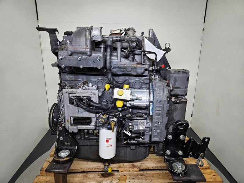 New Holland W110C-FPT F4HFE413J-Engine/Motor - Motor pre Stavebné stroje: obrázok 1 New Holland W110C-FPT F4HFE413J-Engine/Motor - Motor pre Stavebné stroje: obrázok 1