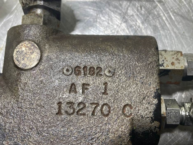 New Holland W110C - Priority valve/Prioritaetsventil - Hydraulika pre Stavebné stroje: obrázok 5 New Holland W110C - Priority valve/Prioritaetsventil - Hydraulika pre Stavebné stroje: obrázok 5