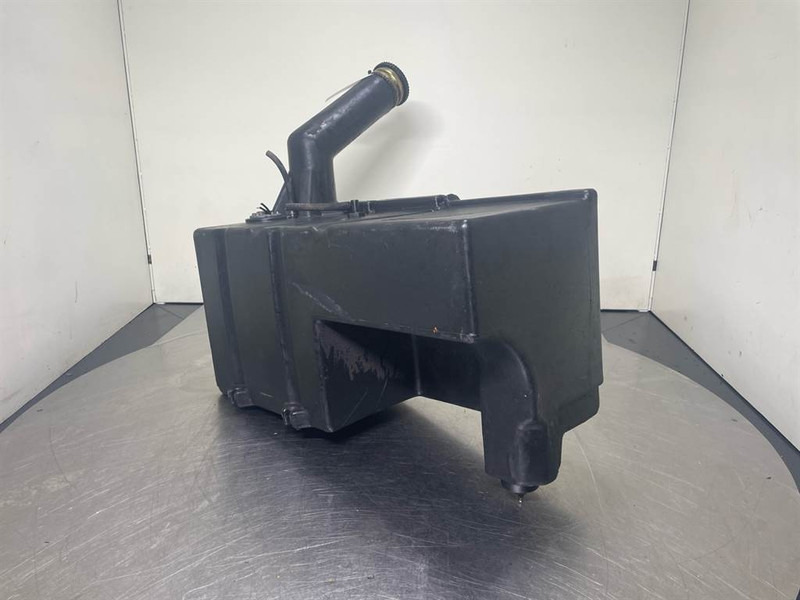 Schaeff SKL834-5267010034/6414014102-Fuel tank - Rám/ Podvozok pre Stavebné stroje: obrázok 4 Schaeff SKL834-5267010034/6414014102-Fuel tank - Rám/ Podvozok pre Stavebné stroje: obrázok 4