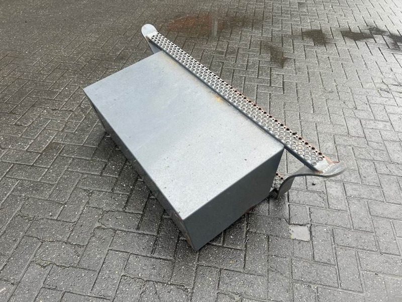 Terex TW150-6105515/6105516-Stair panel/Trittstufen - Rám/ Podvozok pre Stavebné stroje: obrázok 4 Terex TW150-6105515/6105516-Stair panel/Trittstufen - Rám/ Podvozok pre Stavebné stroje: obrázok 4