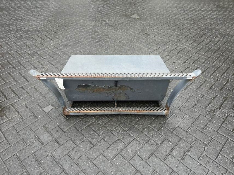 Terex TW150-6105515/6105516-Stair panel/Trittstufen - Rám/ Podvozok pre Stavebné stroje: obrázok 2 Terex TW150-6105515/6105516-Stair panel/Trittstufen - Rám/ Podvozok pre Stavebné stroje: obrázok 2