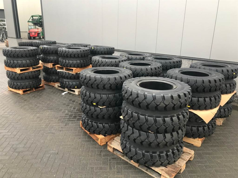 Trelleborg 12.00-20 Dual excavator solid-Tyre/Reifen/Banden - Pneumatiky a disky pre Stavebné stroje: obrázok 1 Trelleborg 12.00-20 Dual excavator solid-Tyre/Reifen/Banden - Pneumatiky a disky pre Stavebné stroje: obrázok 1