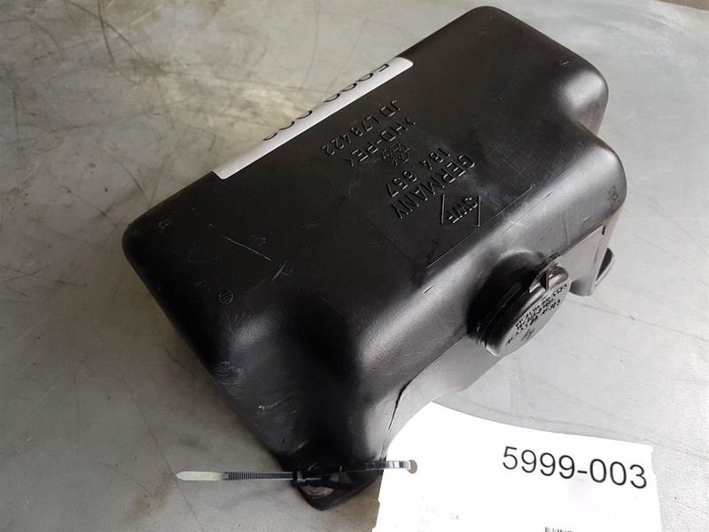 Volvo L30B - ZM2801189 - Tank/Behälter/Reservoir - Kabína a interiér pre Stavebné stroje: obrázok 2 Volvo L30B - ZM2801189 - Tank/Behälter/Reservoir - Kabína a interiér pre Stavebné stroje: obrázok 2