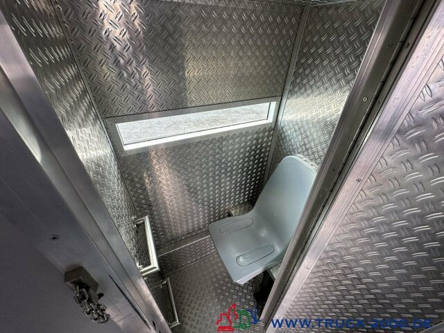 Mercedes-Benz Setra prison transporter 15 cells - 29 prisoners - Autobus: obrázok 3 Mercedes-Benz Setra prison transporter 15 cells - 29 prisoners - Autobus: obrázok 3