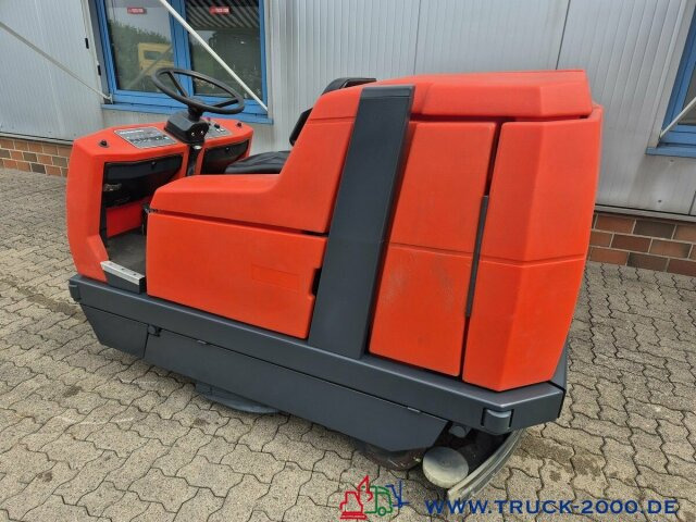Hako Hakomatic B1100 Kehr- Nass- Scheuersaugmaschine - Zametacie vozidlo: obrázok 4 Hako Hakomatic B1100 Kehr- Nass- Scheuersaugmaschine - Zametacie vozidlo: obrázok 4