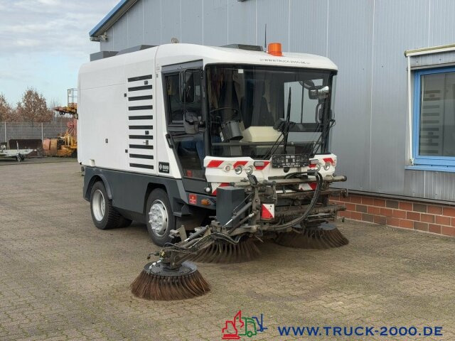 Ravo 540 3 Besensystem Sweeper + Sprühen 50 Km/h - Zametacie vozidlo: obrázok 2 Ravo 540 3 Besensystem Sweeper + Sprühen 50 Km/h - Zametacie vozidlo: obrázok 2