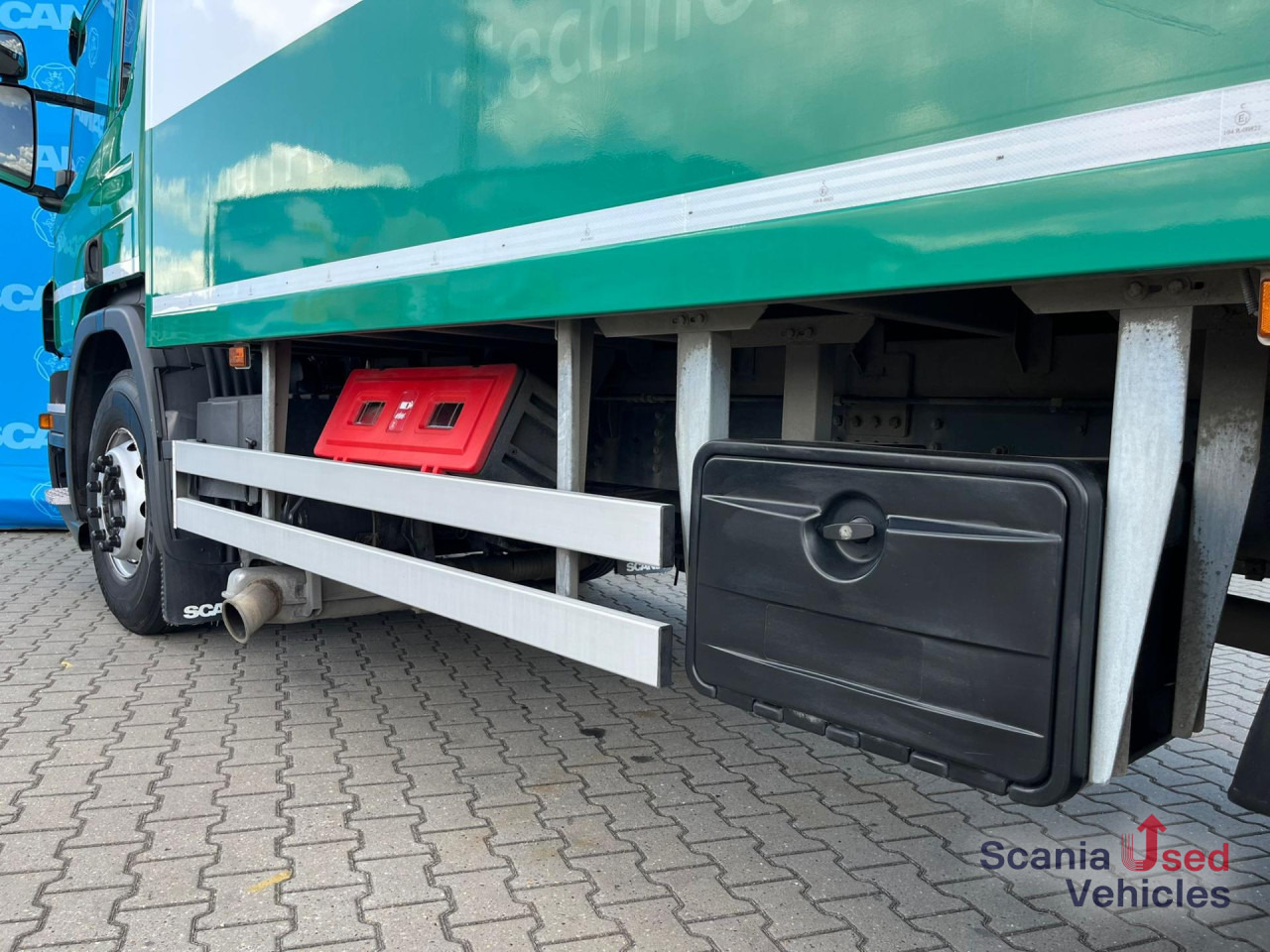 SCANIA P 320 DB6x2*4MNB RETARDER FULL AIR 8T TAIL LIFT 2T - Skříňový nákladní auto: obrázok 4 SCANIA P 320 DB6x2*4MNB RETARDER FULL AIR 8T TAIL LIFT 2T - Skříňový nákladní auto: obrázok 4