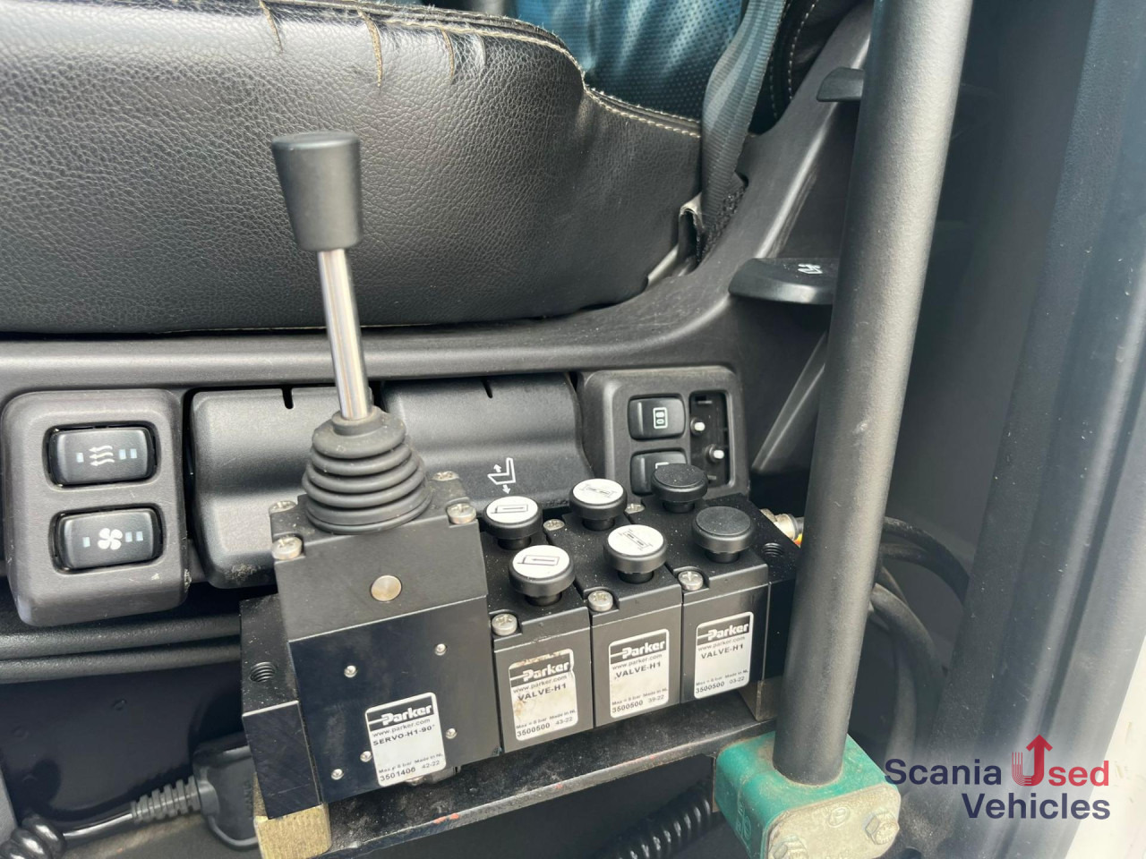 SCANIA R 500 B6x2NB HOOKLIFT RETARDER FULL-AIR 9T DIIF-L - Podvozek s kabinou: obrázok 3 SCANIA R 500 B6x2NB HOOKLIFT RETARDER FULL-AIR 9T DIIF-L - Podvozek s kabinou: obrázok 3