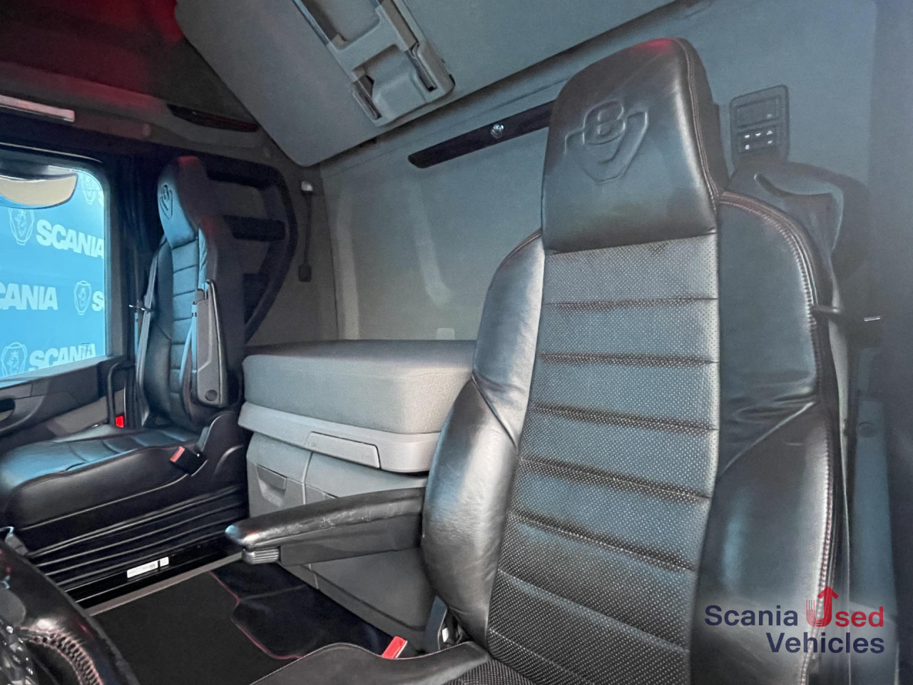 SCANIA R 650 B6x4NB RETARDER V8 WOOD KESLA 2112T CRANE - Nákladné vozidlo na prepravu dreva, Auto s hydraulickou rukou: obrázok 4 SCANIA R 650 B6x4NB RETARDER V8 WOOD KESLA 2112T CRANE - Nákladné vozidlo na prepravu dreva, Auto s hydraulickou rukou: obrázok 4