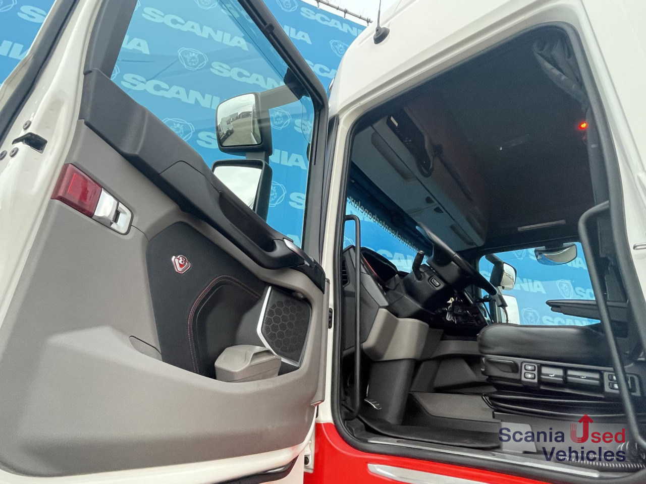 SCANIA R 650 B6x4NB RETARDER V8 WOOD KESLA 2112T CRANE - Nákladné vozidlo na prepravu dreva, Auto s hydraulickou rukou: obrázok 3 SCANIA R 650 B6x4NB RETARDER V8 WOOD KESLA 2112T CRANE - Nákladné vozidlo na prepravu dreva, Auto s hydraulickou rukou: obrázok 3