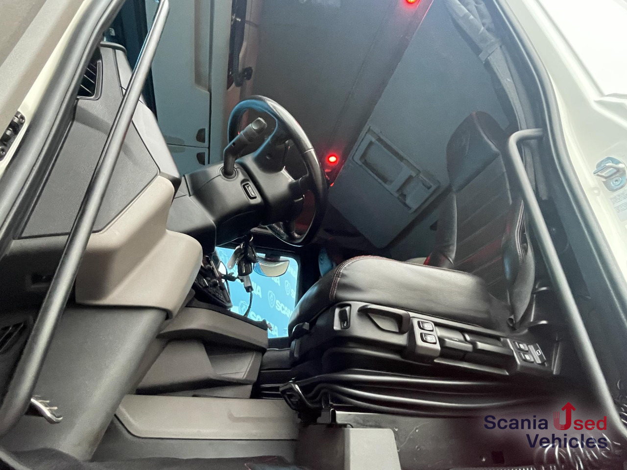 SCANIA R 650 B6x4NB RETARDER V8 WOOD KESLA 2112T CRANE - Nákladné vozidlo na prepravu dreva, Auto s hydraulickou rukou: obrázok 5 SCANIA R 650 B6x4NB RETARDER V8 WOOD KESLA 2112T CRANE - Nákladné vozidlo na prepravu dreva, Auto s hydraulickou rukou: obrázok 5