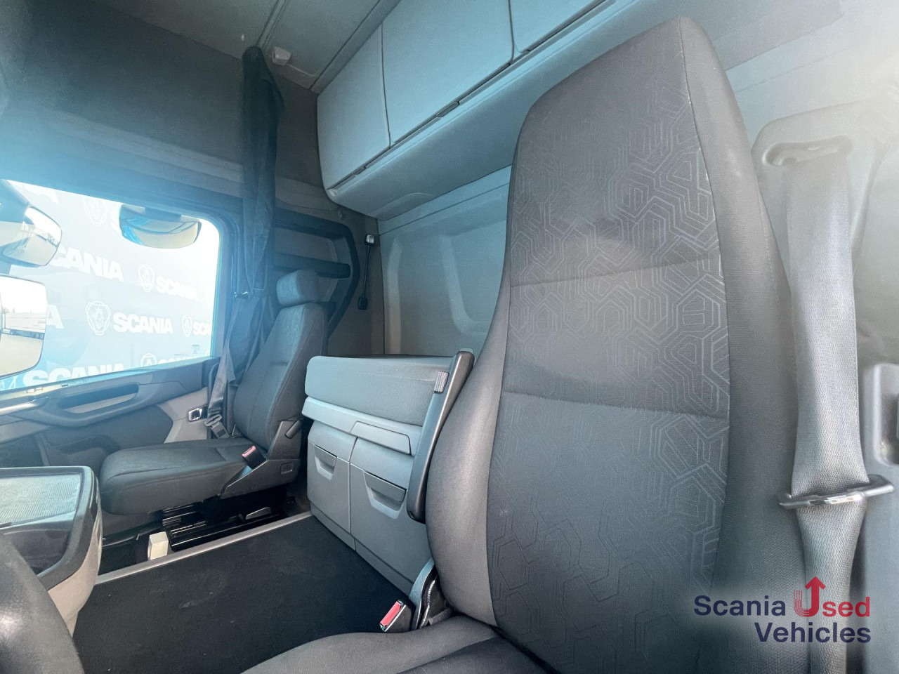 SCANIA R 450 A4x2NA DIFF-L RETARDER ADR-FL PARK AIRCO - Ťahač: obrázok 5 SCANIA R 450 A4x2NA DIFF-L RETARDER ADR-FL PARK AIRCO - Ťahač: obrázok 5