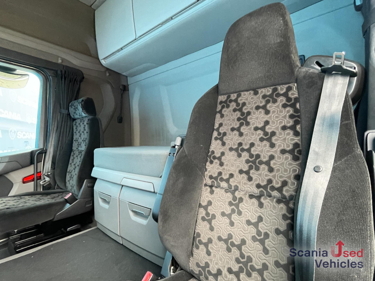 SCANIA R 450 A4x2NA DIFF LOCK RETARDER ACC NAVI - Ťahač: obrázok 4 SCANIA R 450 A4x2NA DIFF LOCK RETARDER ACC NAVI - Ťahač: obrázok 4