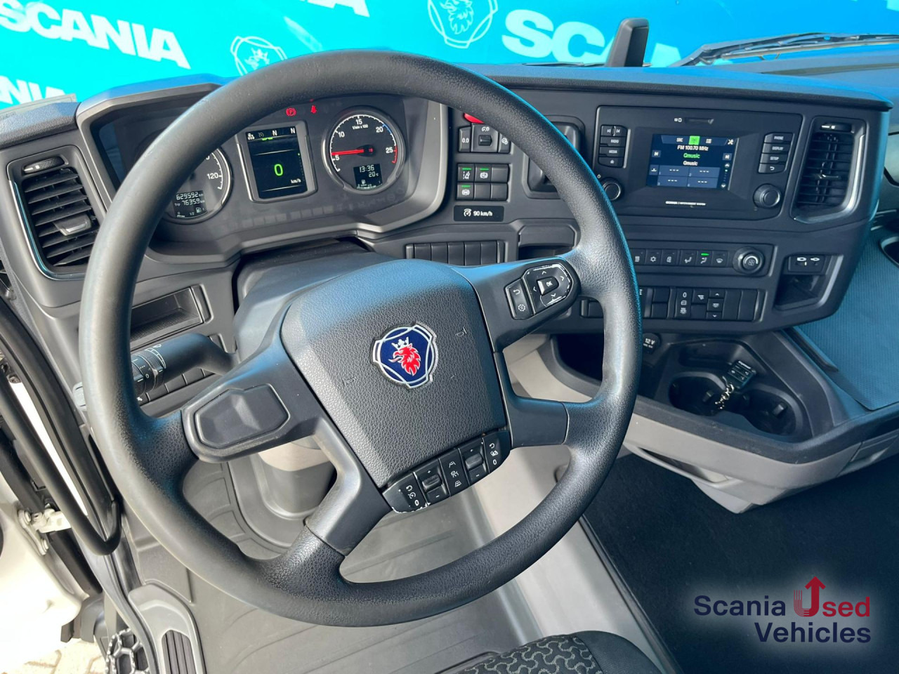 SCANIA R 450 A4x2NA RETARDER DIFF-L P-AIRCO PTOV - Ťahač: obrázok 2 SCANIA R 450 A4x2NA RETARDER DIFF-L P-AIRCO PTOV - Ťahač: obrázok 2