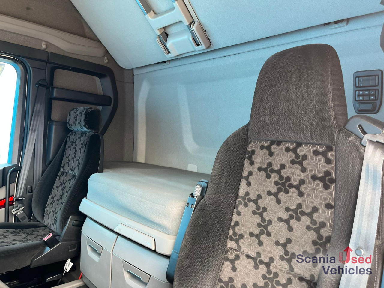 SCANIA R 450 A4x2NA RETARDER DIFF-L SMART2 ACC - Ťahač: obrázok 4 SCANIA R 450 A4x2NA RETARDER DIFF-L SMART2 ACC - Ťahač: obrázok 4