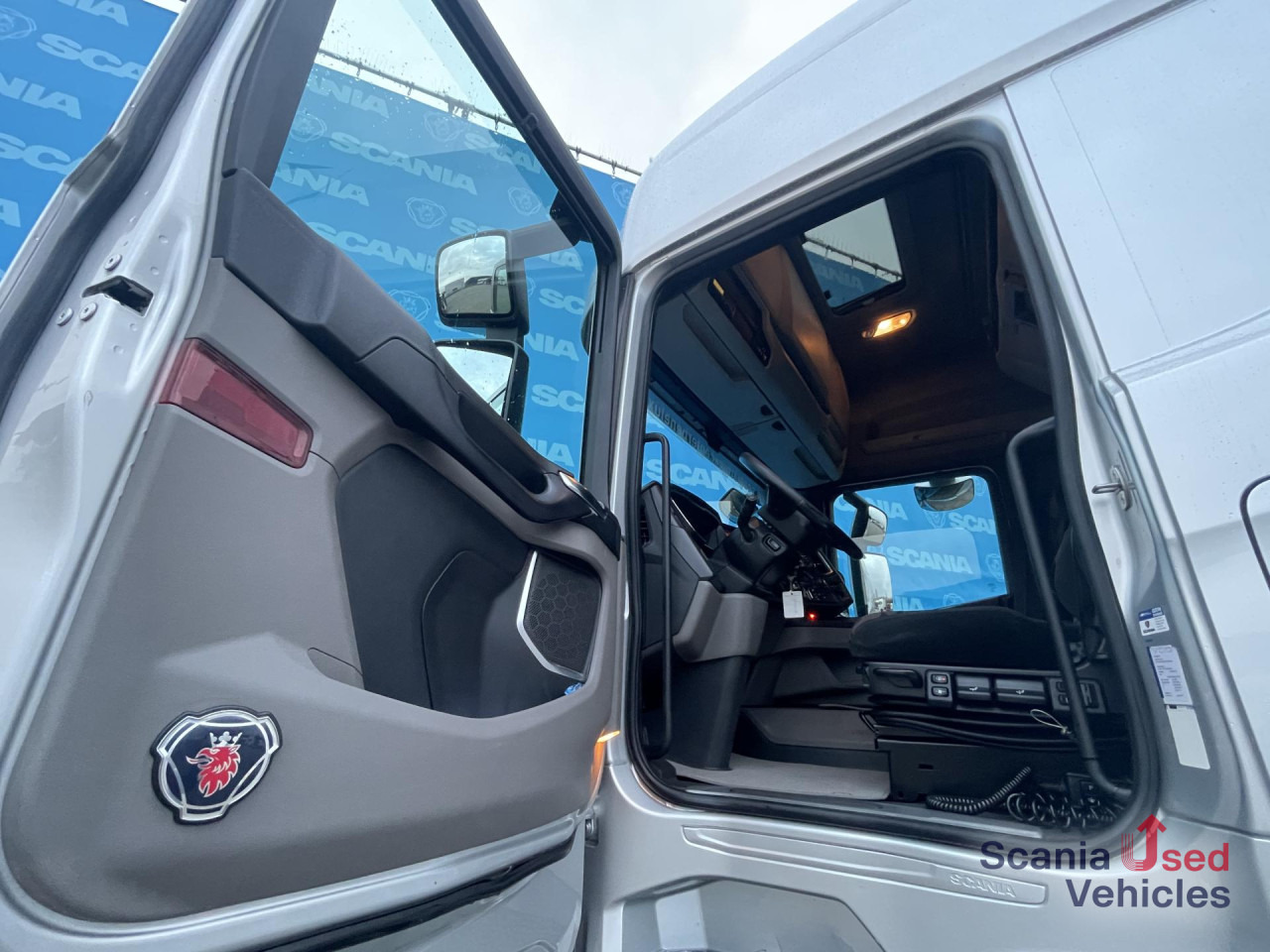 SCANIA R 500 A4x2NB RETARDER FULL AIR P-AIRCO HYDRO 9T - Ťahač: obrázok 4 SCANIA R 500 A4x2NB RETARDER FULL AIR P-AIRCO HYDRO 9T - Ťahač: obrázok 4